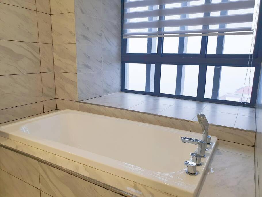 Malacca Seaview#Warmth#Netflix#Privatebathtub#Seasideluxurycondo#Imperioresidence מראה חיצוני תמונה